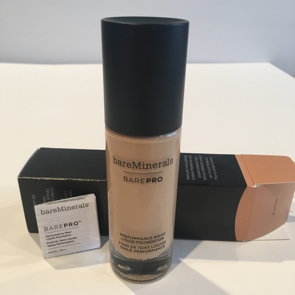Bare Minerals BarePro in Pecan 18